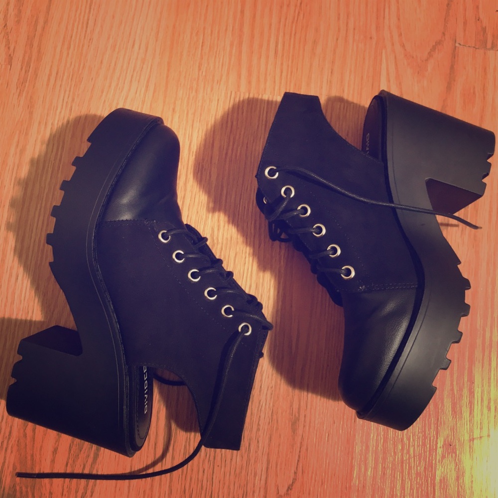 Black ankle booties